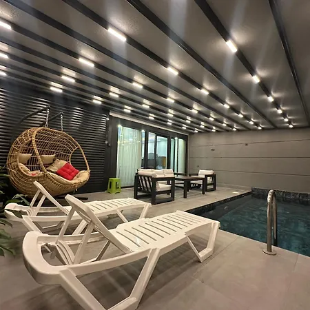 Villa Luxury Private Heated Pool C-two