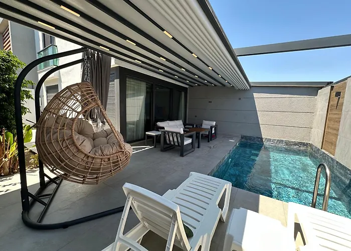 Luxury Private Heated Pool C-two Willa